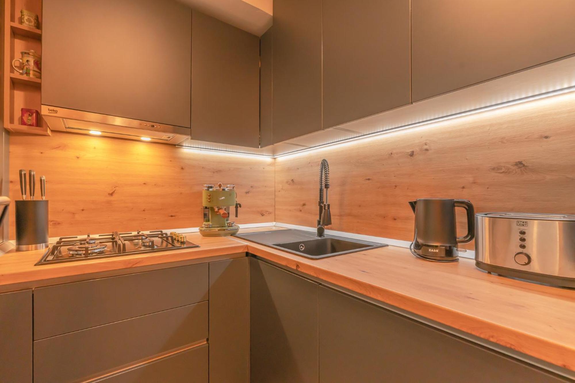Castanilor 6 - Hip Industrial Apartment Close To City Centre Brassó Kültér fotó