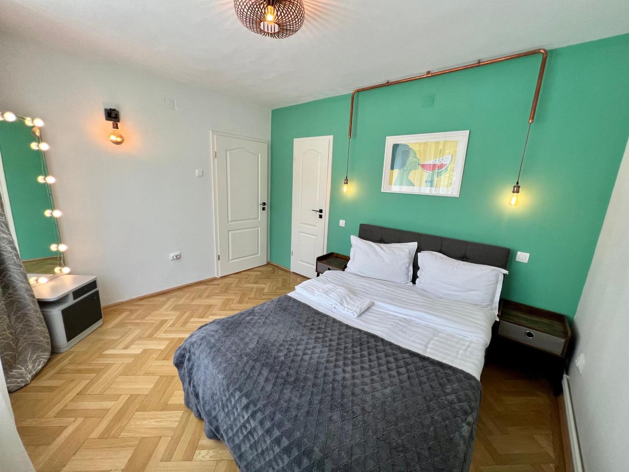 Castanilor 6 - Hip Industrial Apartment Close To City Centre Brassó Kültér fotó