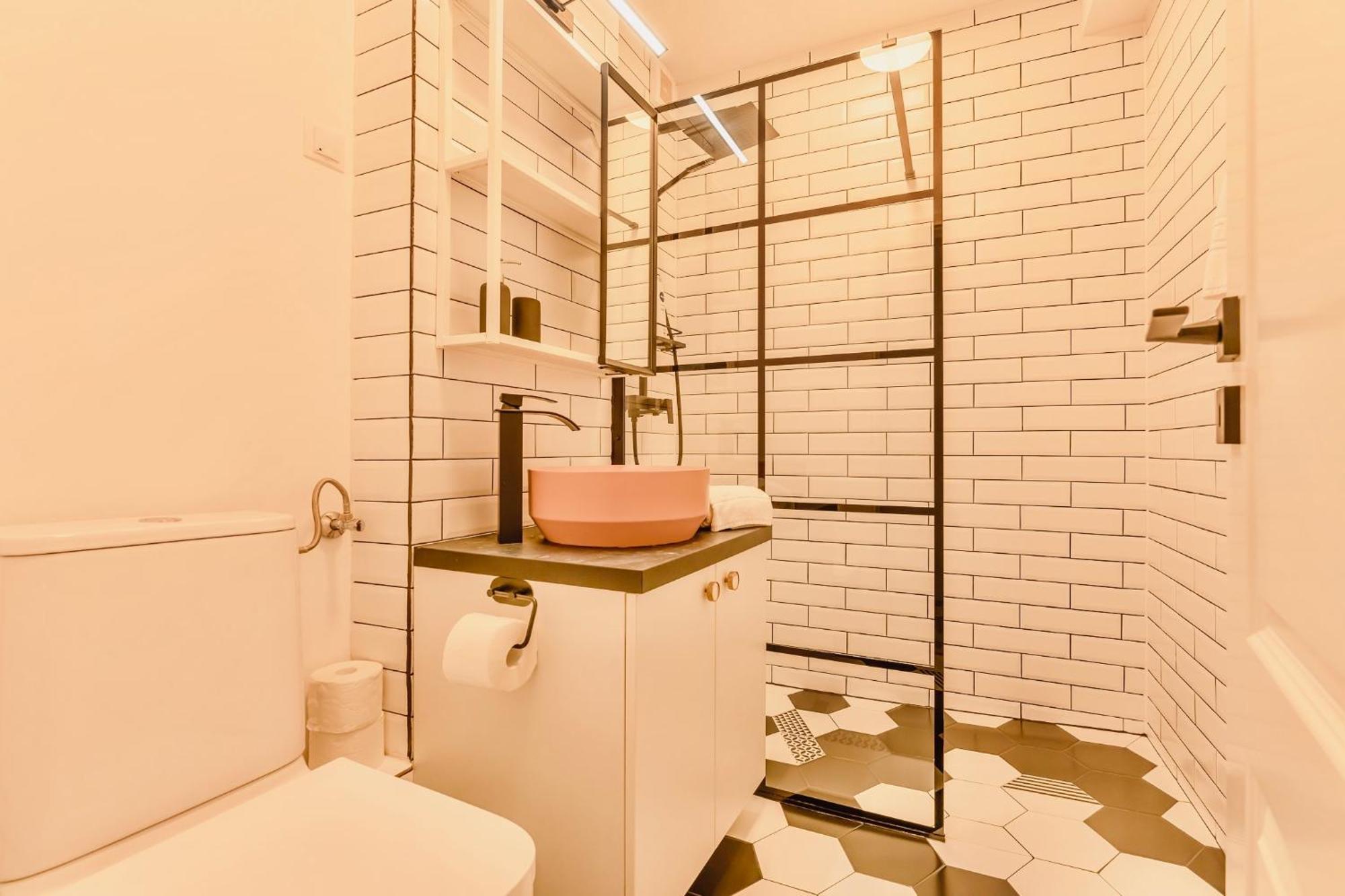 Castanilor 6 - Hip Industrial Apartment Close To City Centre Brassó Kültér fotó